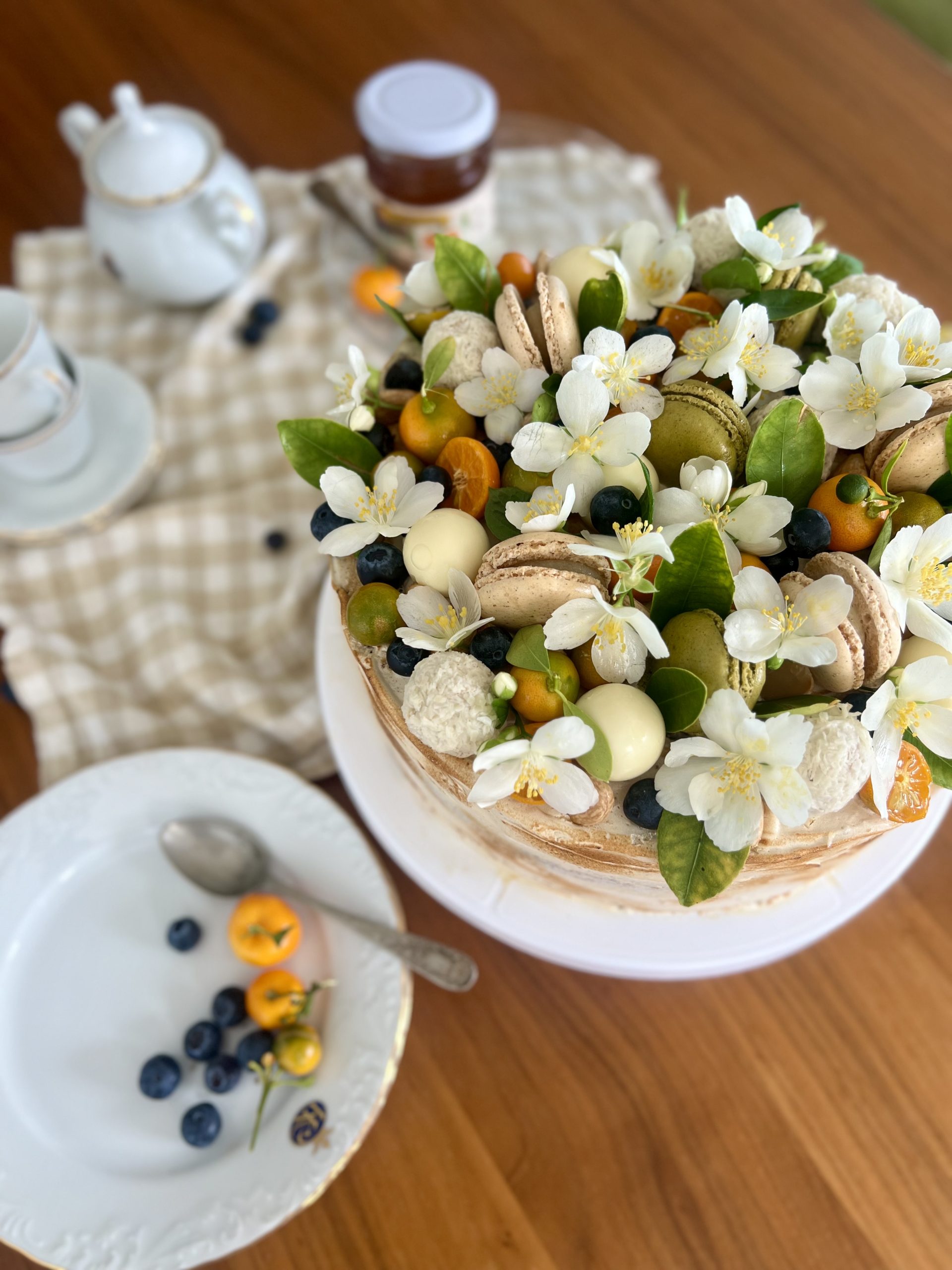 PASTEL DE NARANJA Y almendra CON merengue DE CAÑA