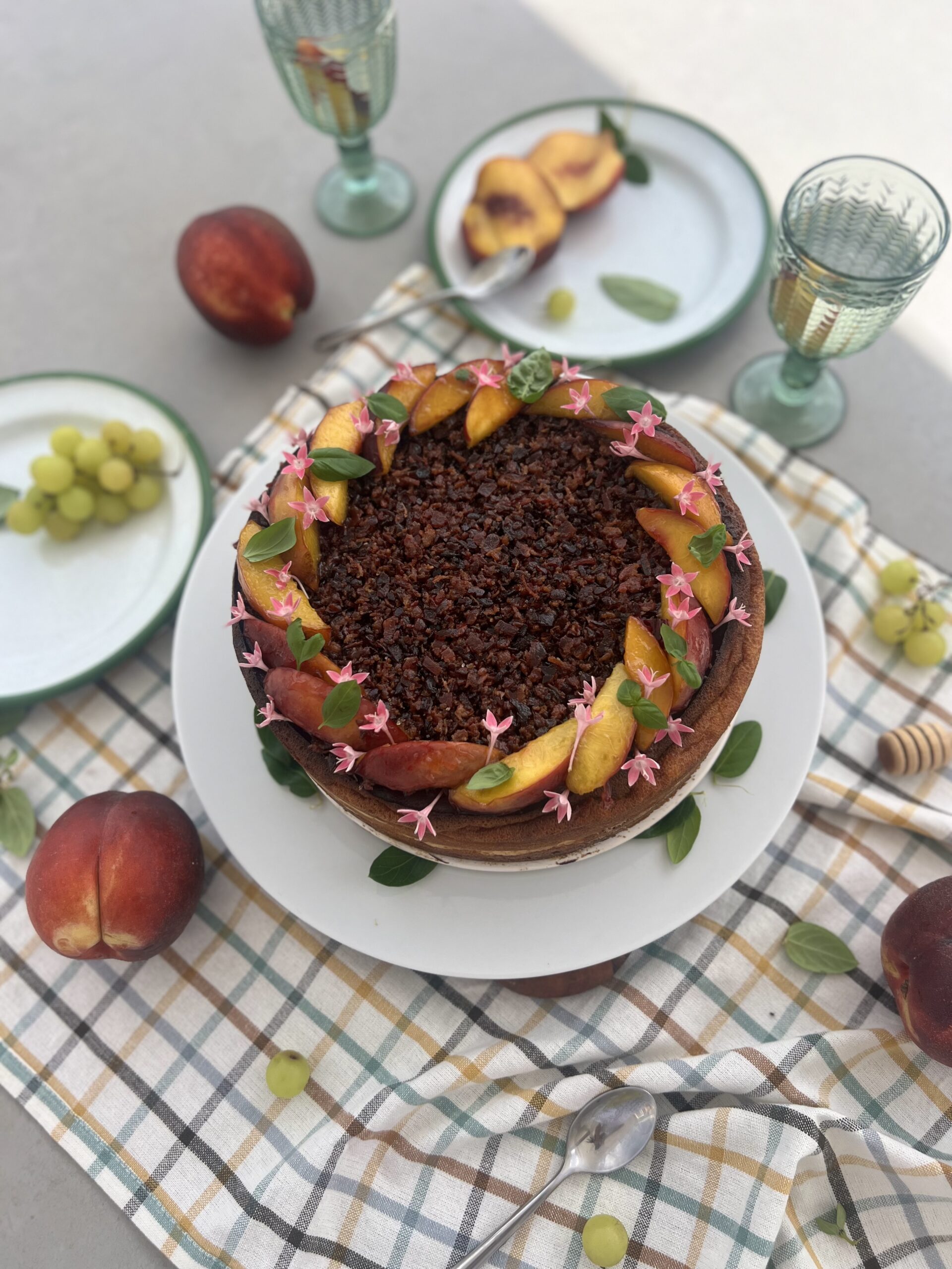 Tarta de queso curado con Candy de Guanchale y nectarinas caramelizadas
