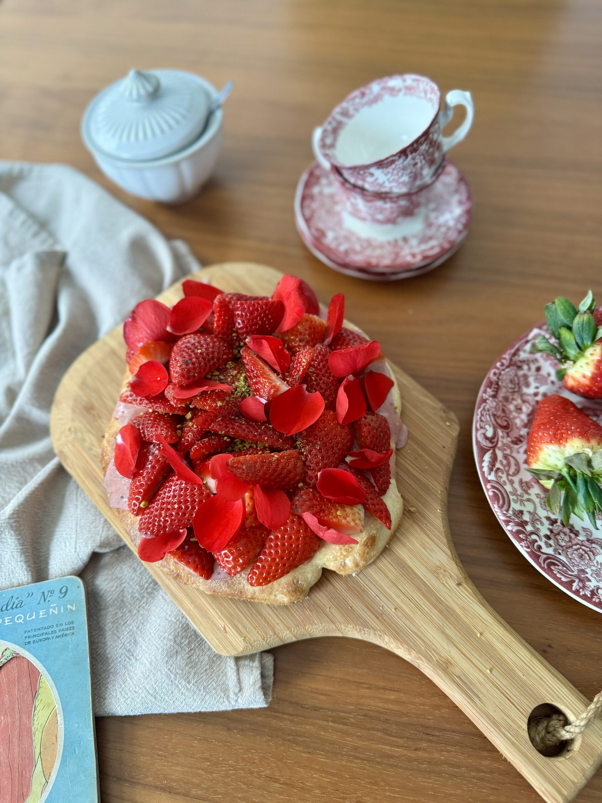 Pizza Dulce de Fresas y Chocolate Blanco