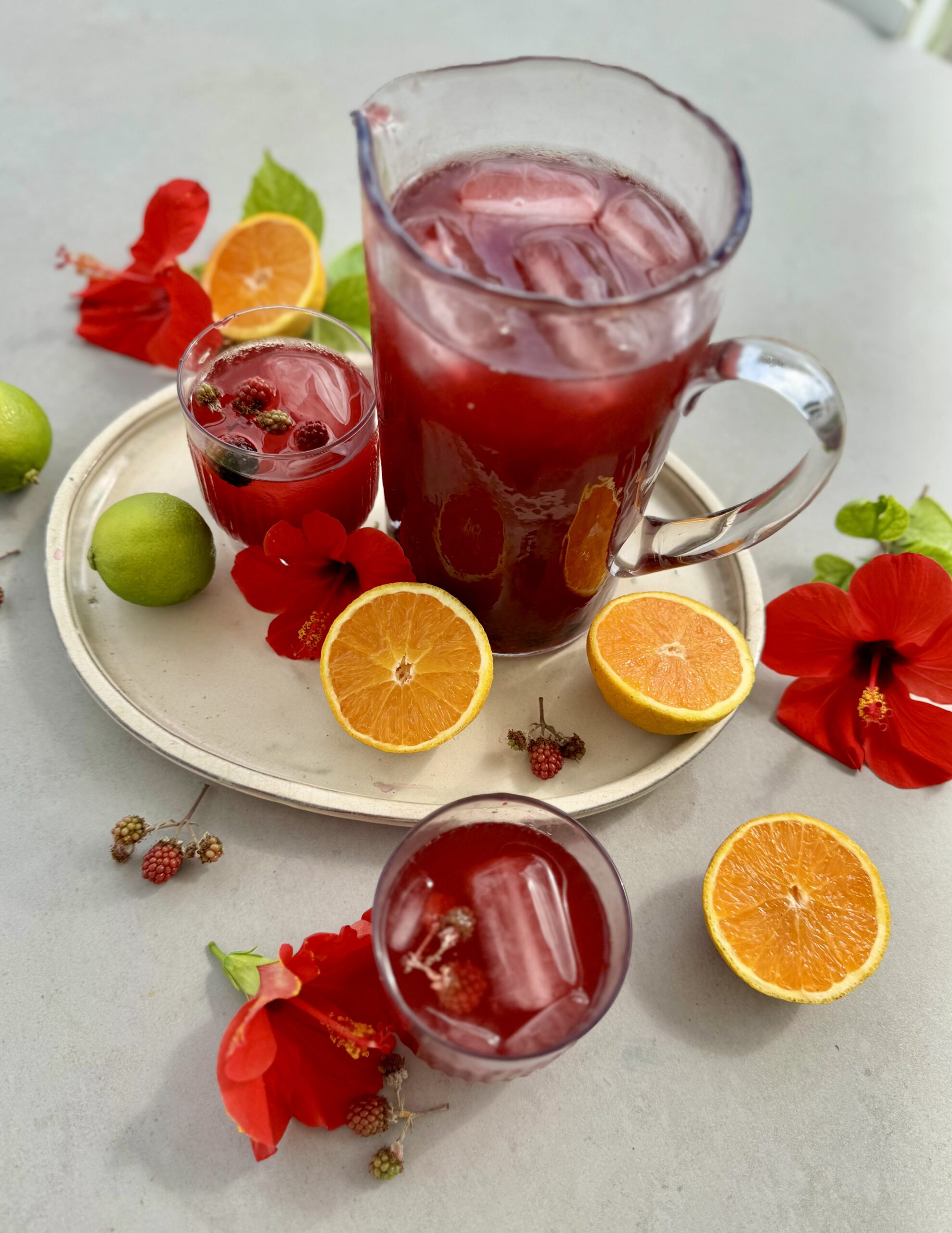 Limonada Floral de Hibiscus (Jamaica) con Moras Frescas